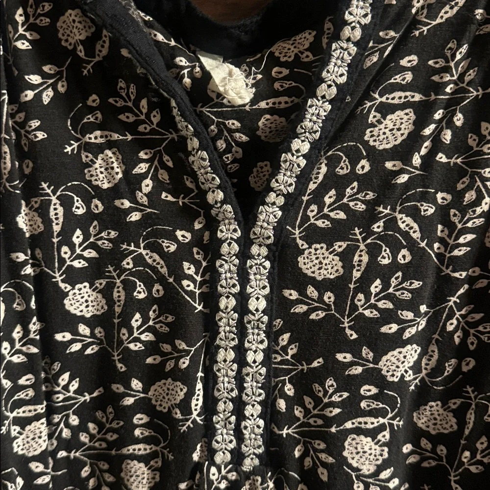 Lucky Brand Black and Cream Floral Blouse, Size 2X - Picture 4 of 4
